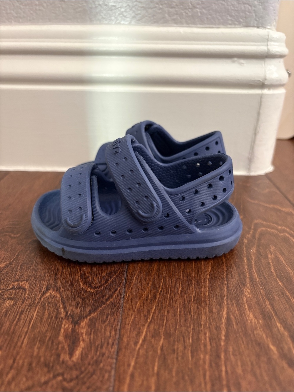 Native “Chase” sandals